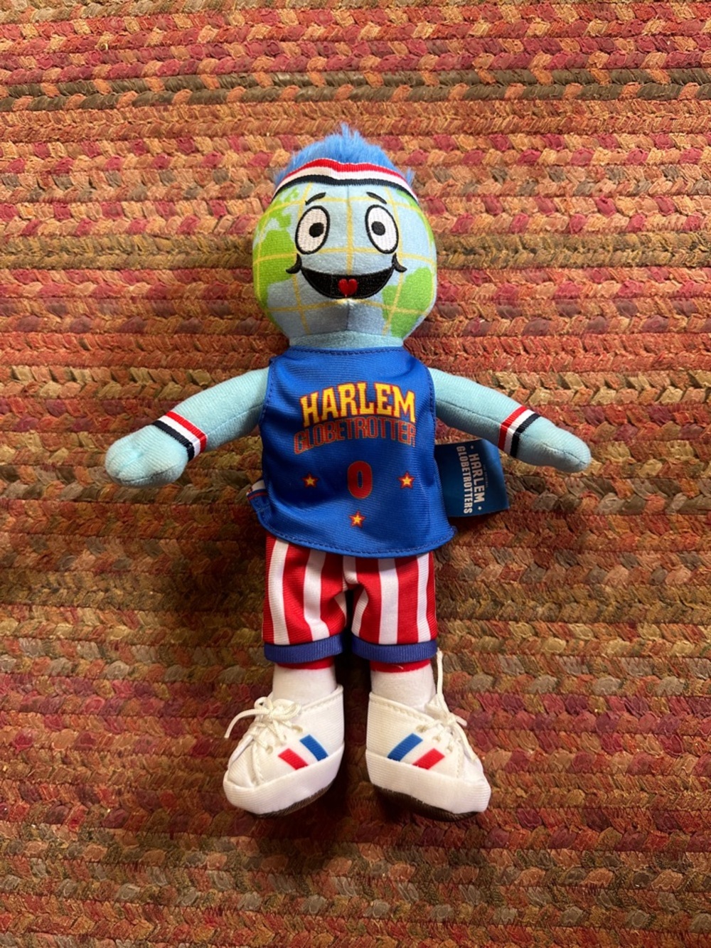 HARLEM GLOBETROTTERS GLOBIE PLUSH 11” collectible basketball